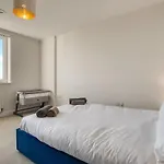 Modern Charming 2 Bed Flat With Amazing Views