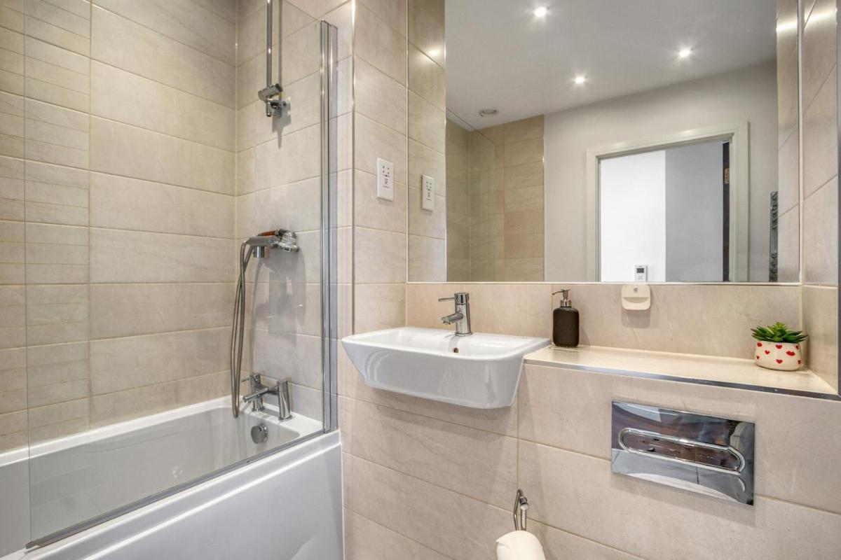Appartement Modern Charming 2 Bed Flat With Amazing Views *